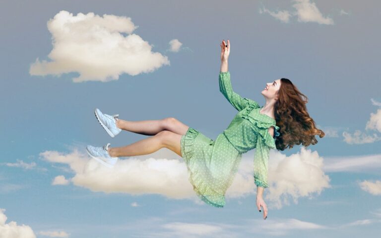 Discover What Is the Spiritual Meaning of Flying in a Dream